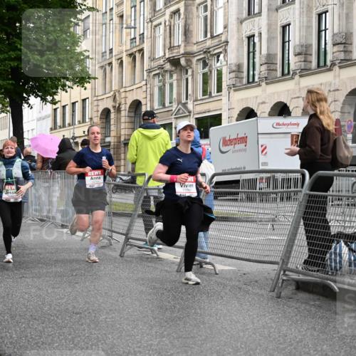 14.06.2026 - REWE Women's Run J. Mangold http://msf.ph/oto/9768751 14.06.2026 09:48:06 Ziel 10755, 10827, 10843, 10935, 11097 meine-sportfotos.de