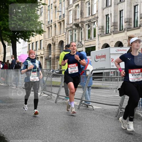 14.06.2026 - REWE Women's Run J. Mangold http://msf.ph/oto/9768753 14.06.2026 09:48:06 Ziel 10755, 10827, 10843, 10935, 11097 meine-sportfotos.de