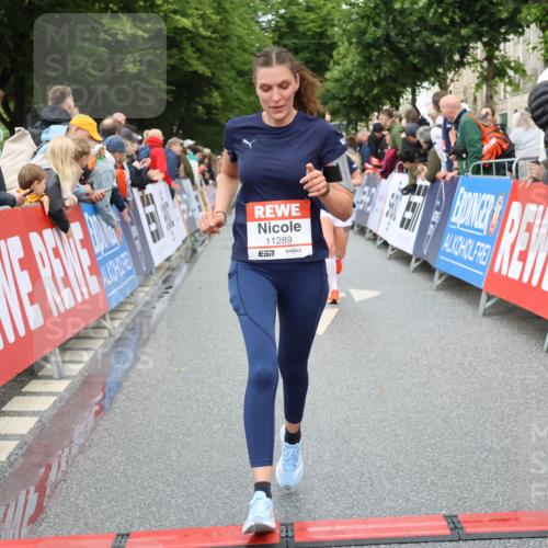 14.06.2026 - REWE Women's Run Strokosch-Dieckow http://msf.ph/oto/9768796 14.06.2026 09:53:32 Ziel 10107, 10794, 11272, 11289 meine-sportfotos.de
