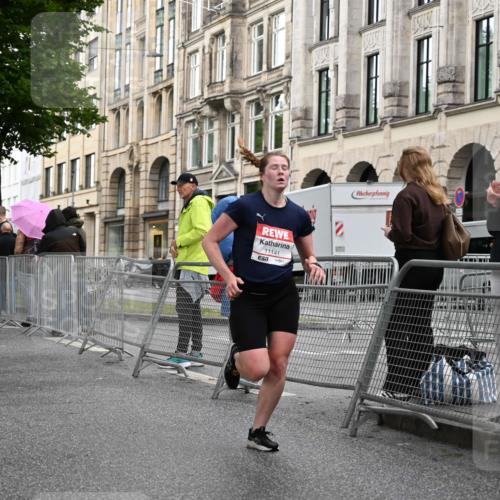 14.06.2026 - REWE Women's Run J. Mangold http://msf.ph/oto/9768803 14.06.2026 09:48:24 Ziel 10215, 11141, 11529, 11530 meine-sportfotos.de