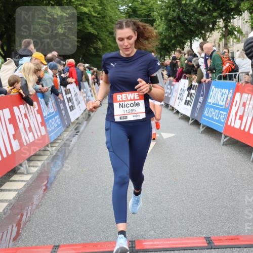 14.06.2026 - REWE Women's Run Strokosch-Dieckow http://msf.ph/oto/9768810 14.06.2026 09:53:32 Ziel 10107, 10794, 11272, 11289 meine-sportfotos.de