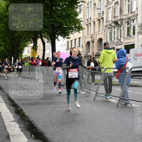 14.06.2026 - REWE Women's Run J. Mangold http://msf.ph/oto/9768845 14.06.2026 09:48:38 Ziel 10095, 10106, 10407, 10642 meine-sportfotos.de