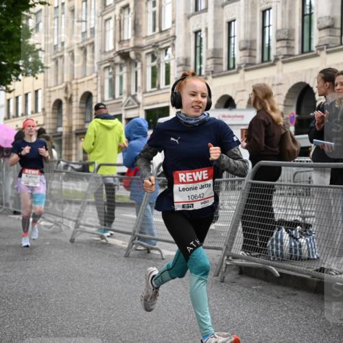 14.06.2026 - REWE Women's Run J. Mangold http://msf.ph/oto/9768857 14.06.2026 09:48:39 Ziel 10095, 10106, 10407, 10642 meine-sportfotos.de
