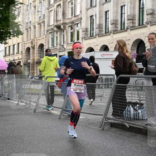 14.06.2026 - REWE Women's Run J. Mangold http://msf.ph/oto/9768868 14.06.2026 09:48:40 Ziel 10074, 10095, 10106, 10407, 10642 meine-sportfotos.de