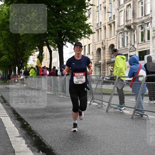 14.06.2026 - REWE Women's Run J. Mangold http://msf.ph/oto/9768889 14.06.2026 09:48:48 Ziel 10074, 10106, 10233 meine-sportfotos.de