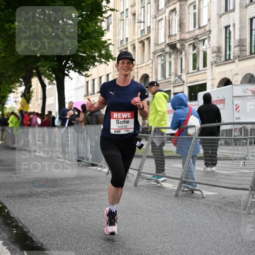 14.06.2026 - REWE Women's Run J. Mangold http://msf.ph/oto/9768894 14.06.2026 09:48:48 Ziel 10074, 10106, 10233 meine-sportfotos.de