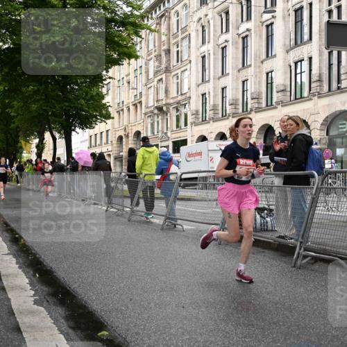 14.06.2026 - REWE Women's Run J. Mangold http://msf.ph/oto/9768937 14.06.2026 09:49:20 Ziel 10102, 10650, 11287 meine-sportfotos.de