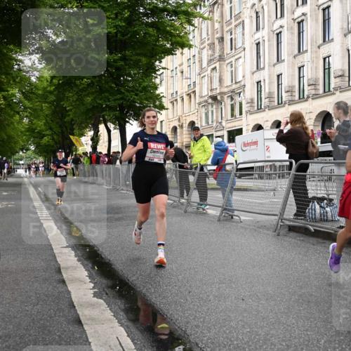 14.06.2026 - REWE Women's Run J. Mangold http://msf.ph/oto/9768952 14.06.2026 09:49:25 Ziel 10102, 11287, 11408 meine-sportfotos.de