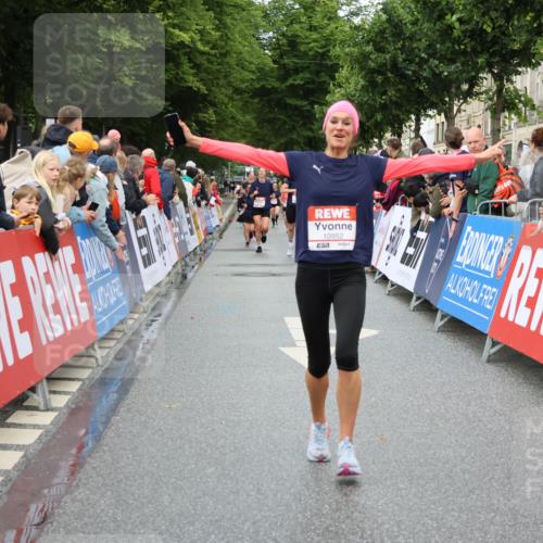 14.06.2026 - REWE Women's Run Strokosch-Dieckow http://msf.ph/oto/9768953 14.06.2026 09:53:37 Ziel 10794, 10952, 11289 meine-sportfotos.de