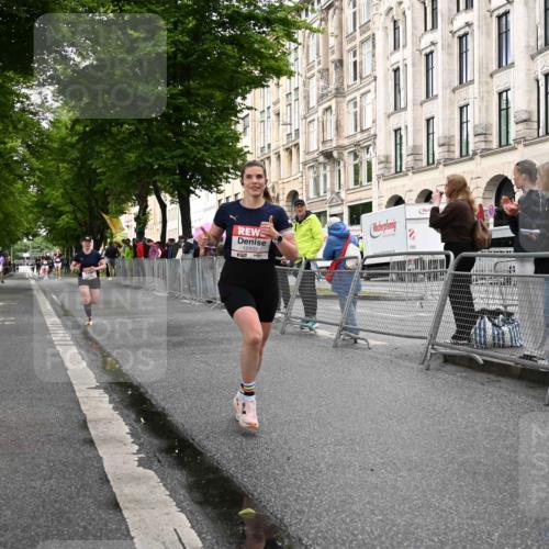 14.06.2026 - REWE Women's Run J. Mangold http://msf.ph/oto/9768955 14.06.2026 09:49:25 Ziel 10102, 11287, 11408 meine-sportfotos.de