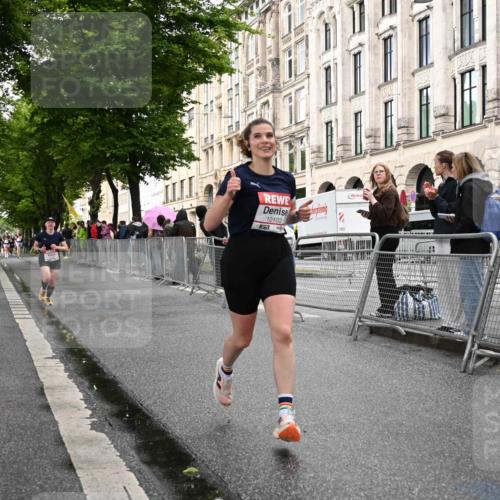 14.06.2026 - REWE Women's Run J. Mangold http://msf.ph/oto/9768959 14.06.2026 09:49:26 Ziel 10102, 11287, 11408 meine-sportfotos.de