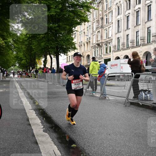 14.06.2026 - REWE Women's Run J. Mangold http://msf.ph/oto/9768961 14.06.2026 09:49:29 Ziel 10102, 11287, 11408 meine-sportfotos.de
