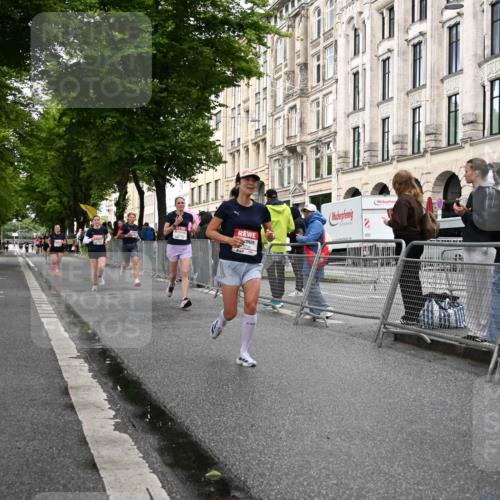 14.06.2026 - REWE Women's Run J. Mangold http://msf.ph/oto/9768970 14.06.2026 09:49:39 Ziel 10281, 10322, 10342, 10691, 10738, 10885 meine-sportfotos.de