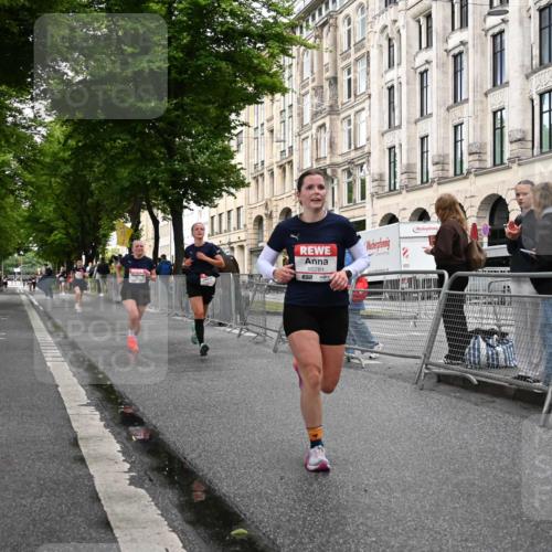 14.06.2026 - REWE Women's Run J. Mangold http://msf.ph/oto/9769004 14.06.2026 09:49:43 Ziel 10281, 10322, 10342, 10691, 10738, 10885, 10894 meine-sportfotos.de