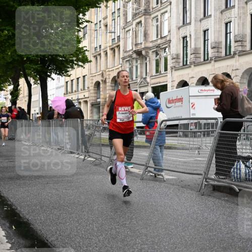 14.06.2026 - REWE Women's Run J. Mangold http://msf.ph/oto/9769027 14.06.2026 09:50:00 Ziel 10021, 10346 meine-sportfotos.de