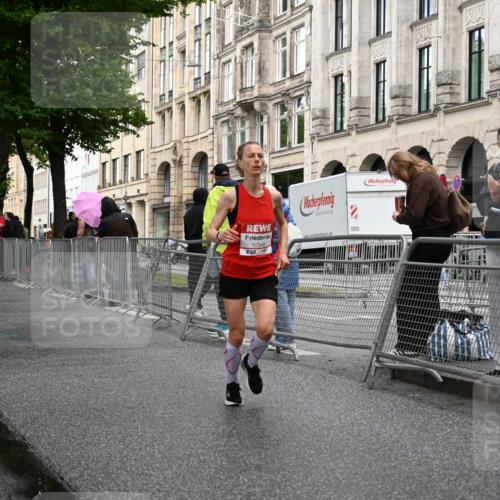 14.06.2026 - REWE Women's Run J. Mangold http://msf.ph/oto/9769030 14.06.2026 09:50:00 Ziel 10021, 10346 meine-sportfotos.de