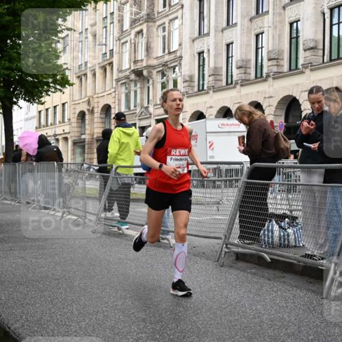 14.06.2026 - REWE Women's Run J. Mangold http://msf.ph/oto/9769033 14.06.2026 09:50:00 Ziel 10021, 10346 meine-sportfotos.de