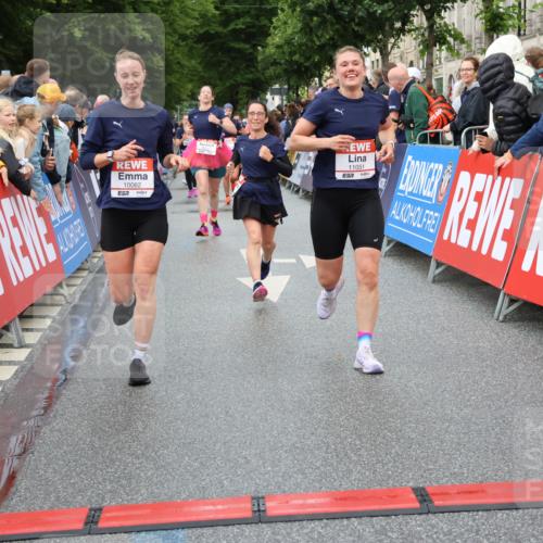 14.06.2026 - REWE Women's Run Strokosch-Dieckow http://msf.ph/oto/9769041 14.06.2026 09:53:43 Ziel 10062, 10097, 10103, 10794, 10952, 11051 meine-sportfotos.de
