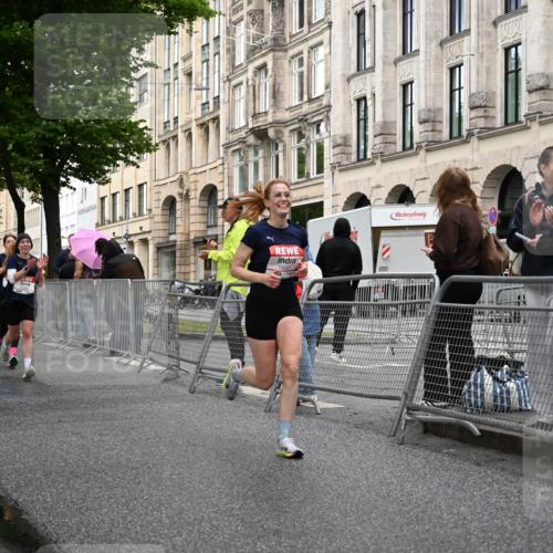 14.06.2026 - REWE Women's Run J. Mangold http://msf.ph/oto/9769043 14.06.2026 09:50:05 Ziel 10021, 10396, 10958 meine-sportfotos.de