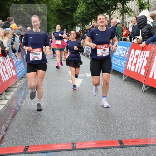 14.06.2026 - REWE Women's Run Strokosch-Dieckow http://msf.ph/oto/9769059 14.06.2026 09:53:43 Ziel 10062, 10097, 10103, 10794, 10952, 11051 meine-sportfotos.de