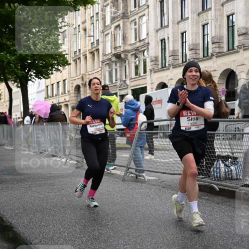 14.06.2026 - REWE Women's Run J. Mangold http://msf.ph/oto/9769060 14.06.2026 09:50:08 Ziel 10021, 10396, 10869, 10958, 11009 meine-sportfotos.de