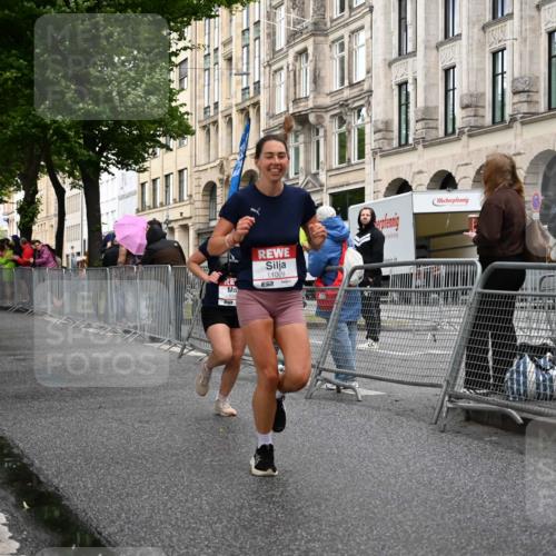 14.06.2026 - REWE Women's Run J. Mangold http://msf.ph/oto/9769066 14.06.2026 09:50:12 Ziel 10396, 10869, 10958, 11009 meine-sportfotos.de
