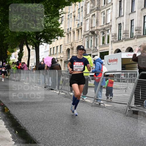 14.06.2026 - REWE Women's Run J. Mangold http://msf.ph/oto/9769078 14.06.2026 09:50:22 Ziel 10192, 11105, 11245 meine-sportfotos.de