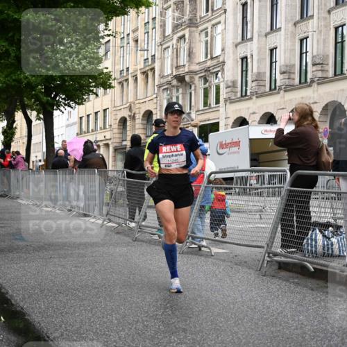 14.06.2026 - REWE Women's Run J. Mangold http://msf.ph/oto/9769080 14.06.2026 09:50:22 Ziel 10192, 11105, 11245 meine-sportfotos.de