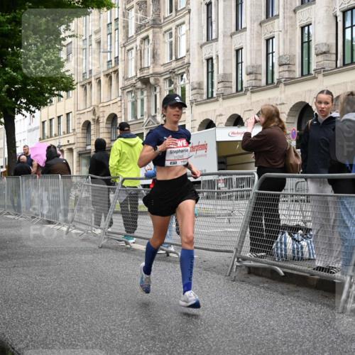 14.06.2026 - REWE Women's Run J. Mangold http://msf.ph/oto/9769084 14.06.2026 09:50:22 Ziel 10192, 11105, 11245 meine-sportfotos.de