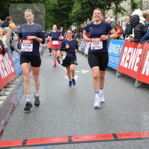 14.06.2026 - REWE Women's Run Strokosch-Dieckow http://msf.ph/oto/9769090 14.06.2026 09:53:43 Ziel 10062, 10097, 10103, 10794, 10952, 11051 meine-sportfotos.de