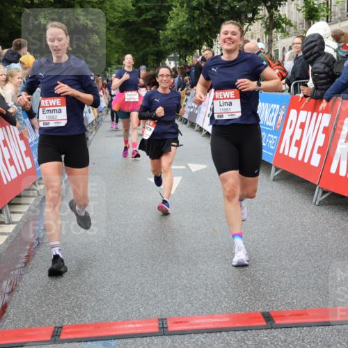14.06.2026 - REWE Women's Run Strokosch-Dieckow http://msf.ph/oto/9769124 14.06.2026 09:53:43 Ziel 10062, 10097, 10103, 10794, 10952, 11051 meine-sportfotos.de