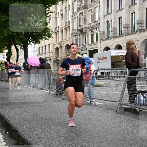 14.06.2026 - REWE Women's Run J. Mangold http://msf.ph/oto/9769151 14.06.2026 09:50:43 Ziel 10039, 10159, 10312, 10618, 10666, 11003 meine-sportfotos.de