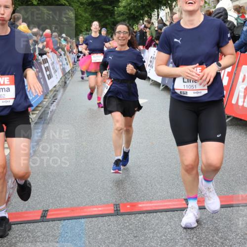 14.06.2026 - REWE Women's Run Strokosch-Dieckow http://msf.ph/oto/9769155 14.06.2026 09:53:44 Ziel 10062, 10097, 10103, 10632, 10952, 11051 meine-sportfotos.de