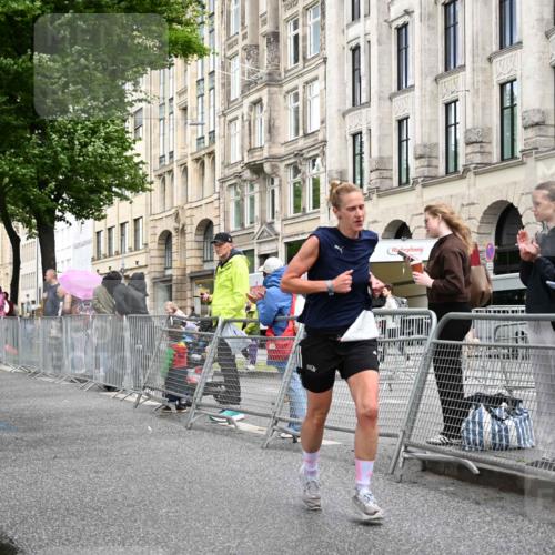 14.06.2026 - REWE Women's Run J. Mangold http://msf.ph/oto/9769191 14.06.2026 09:50:51 Ziel 10039, 10091, 10618, 10666, 11003 meine-sportfotos.de