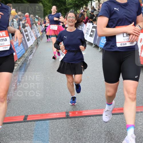 14.06.2026 - REWE Women's Run Strokosch-Dieckow http://msf.ph/oto/9769197 14.06.2026 09:53:44 Ziel 10062, 10097, 10103, 10632, 10952, 11051 meine-sportfotos.de