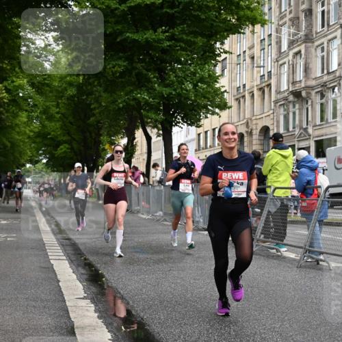 14.06.2026 - REWE Women's Run J. Mangold http://msf.ph/oto/9769220 14.06.2026 09:51:17 Ziel 10184, 10390, 10604, 10803 meine-sportfotos.de