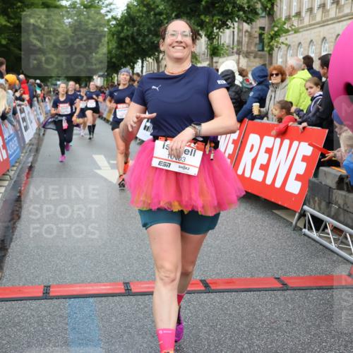 14.06.2026 - REWE Women's Run Strokosch-Dieckow http://msf.ph/oto/9769221 14.06.2026 09:53:47 Ziel 10062, 10097, 10103, 10478, 10632, 10871, 10914, 11051, 11468 meine-sportfotos.de