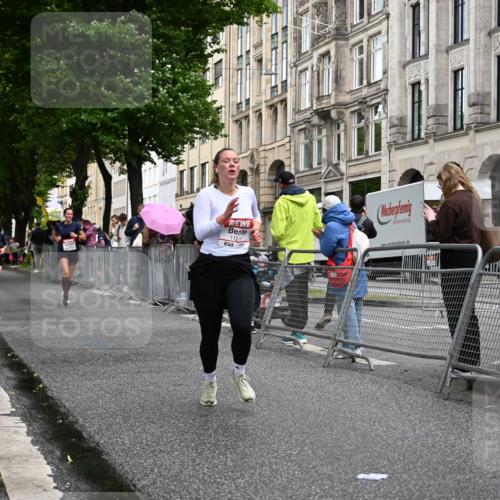 14.06.2026 - REWE Women's Run J. Mangold http://msf.ph/oto/9769265 14.06.2026 09:51:34 Ziel 10999, 11218, 11244, 11388 meine-sportfotos.de