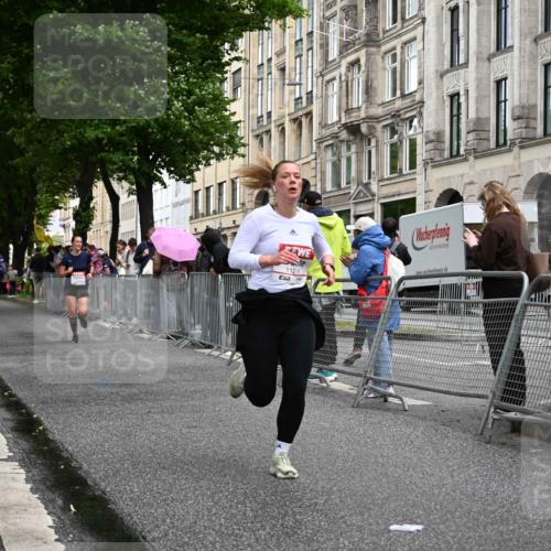 14.06.2026 - REWE Women's Run J. Mangold http://msf.ph/oto/9769268 14.06.2026 09:51:35 Ziel 10763, 10999, 11218, 11388 meine-sportfotos.de