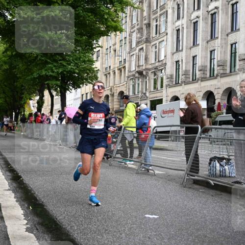 14.06.2026 - REWE Women's Run J. Mangold http://msf.ph/oto/9769300 14.06.2026 09:51:49 Ziel 10449, 10971 meine-sportfotos.de