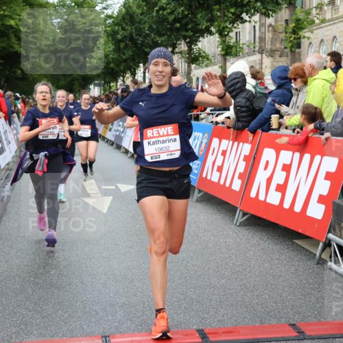 14.06.2026 - REWE Women's Run Strokosch-Dieckow http://msf.ph/oto/9769306 14.06.2026 09:53:49 Ziel 10062, 10097, 10103, 10478, 10632, 10871, 10914, 11014, 11051, 11468 meine-sportfotos.de