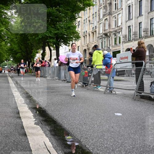 14.06.2026 - REWE Women's Run J. Mangold http://msf.ph/oto/9769308 14.06.2026 09:52:00 Ziel 10230, 10286, 10870, 11135 meine-sportfotos.de