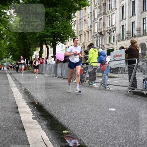 14.06.2026 - REWE Women's Run J. Mangold http://msf.ph/oto/9769312 14.06.2026 09:52:00 Ziel 10230, 10286, 10870, 11135 meine-sportfotos.de