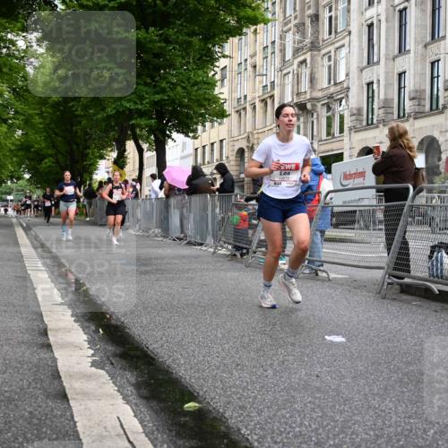 14.06.2026 - REWE Women's Run J. Mangold http://msf.ph/oto/9769319 14.06.2026 09:52:01 Ziel 10230, 10286, 10870, 11135 meine-sportfotos.de