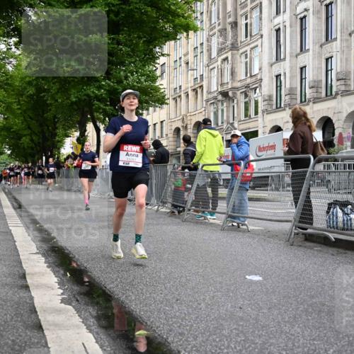 14.06.2026 - REWE Women's Run J. Mangold http://msf.ph/oto/9769360 14.06.2026 09:52:14 Ziel 10954, 11228, 11261 meine-sportfotos.de
