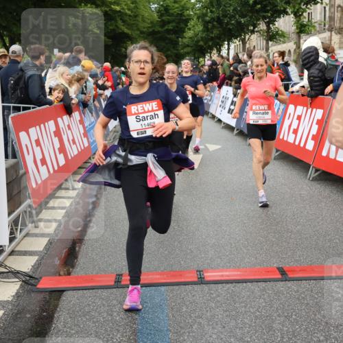 14.06.2026 - REWE Women's Run Strokosch-Dieckow http://msf.ph/oto/9769362 14.06.2026 09:53:50 Ziel 10062, 10097, 10103, 10478, 10632, 10871, 10896, 10914, 11014, 11051, 11468 meine-sportfotos.de