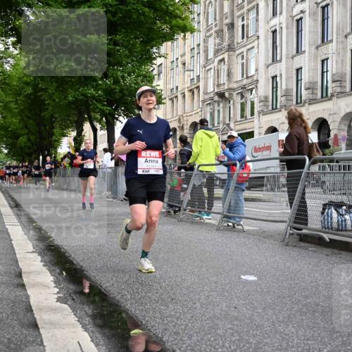 14.06.2026 - REWE Women's Run J. Mangold http://msf.ph/oto/9769363 14.06.2026 09:52:14 Ziel 10954, 11228, 11261 meine-sportfotos.de