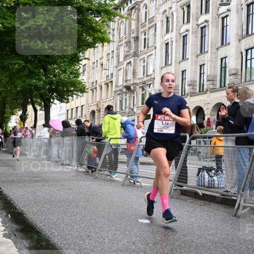 14.06.2026 - REWE Women's Run J. Mangold http://msf.ph/oto/9769373 14.06.2026 09:52:17 Ziel 11228, 11261 meine-sportfotos.de