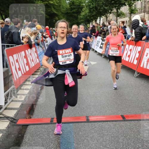 14.06.2026 - REWE Women's Run Strokosch-Dieckow http://msf.ph/oto/9769375 14.06.2026 09:53:50 Ziel 10062, 10097, 10103, 10478, 10632, 10871, 10896, 10914, 11014, 11051, 11468 meine-sportfotos.de