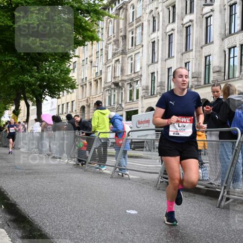 14.06.2026 - REWE Women's Run J. Mangold http://msf.ph/oto/9769376 14.06.2026 09:52:18 Ziel 10168, 11228, 11261 meine-sportfotos.de